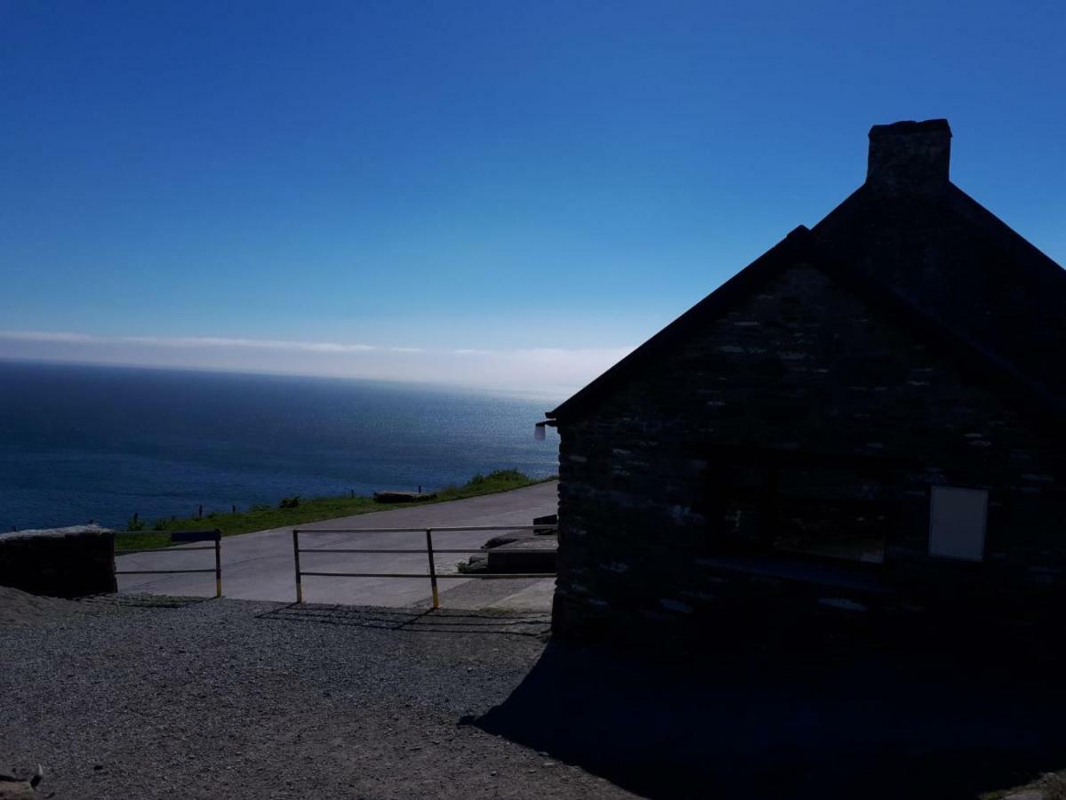 Old Irish Farmhouse Dingle Exterior photo